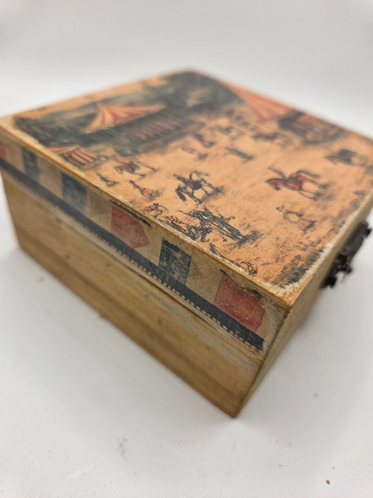 At The Circus trinket box