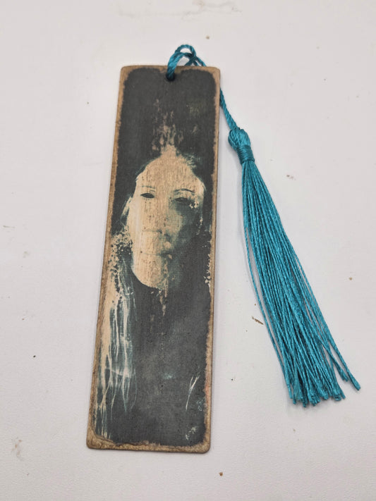 Blank eyes scary bookmark