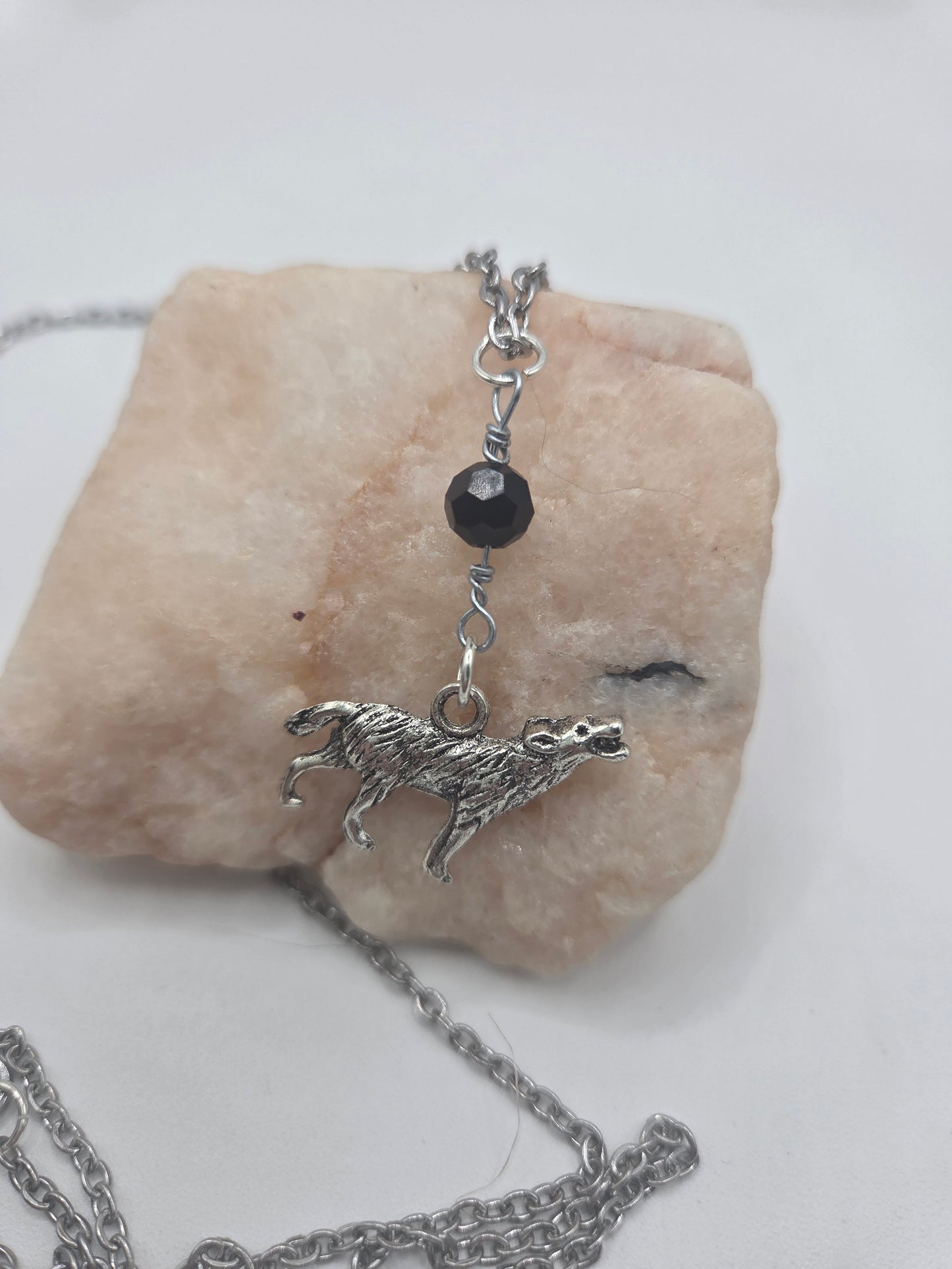Howling wolf necklace,  black