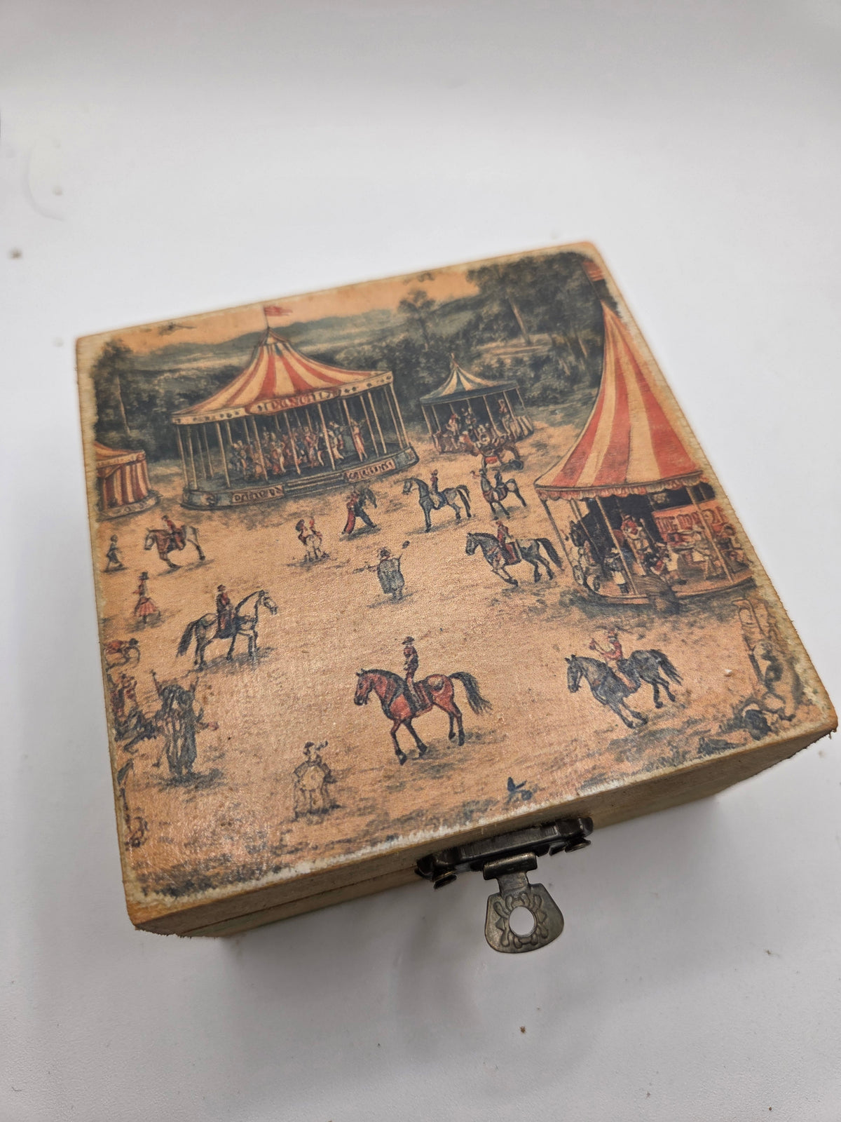 At The Circus trinket box