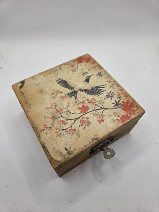 Vintage Crane in Flight trinket box